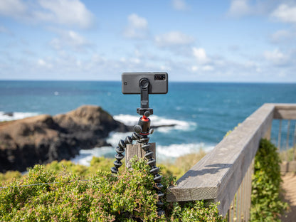 samsung galaxy s20 at beach