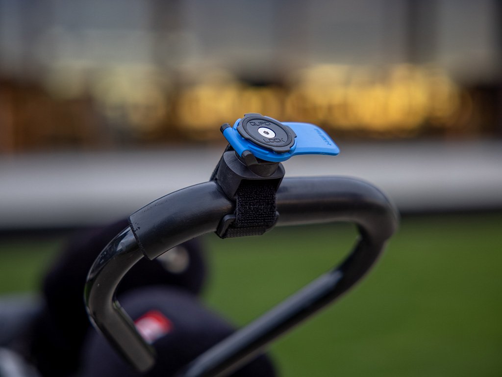 golf mount attached onto golf cart handle