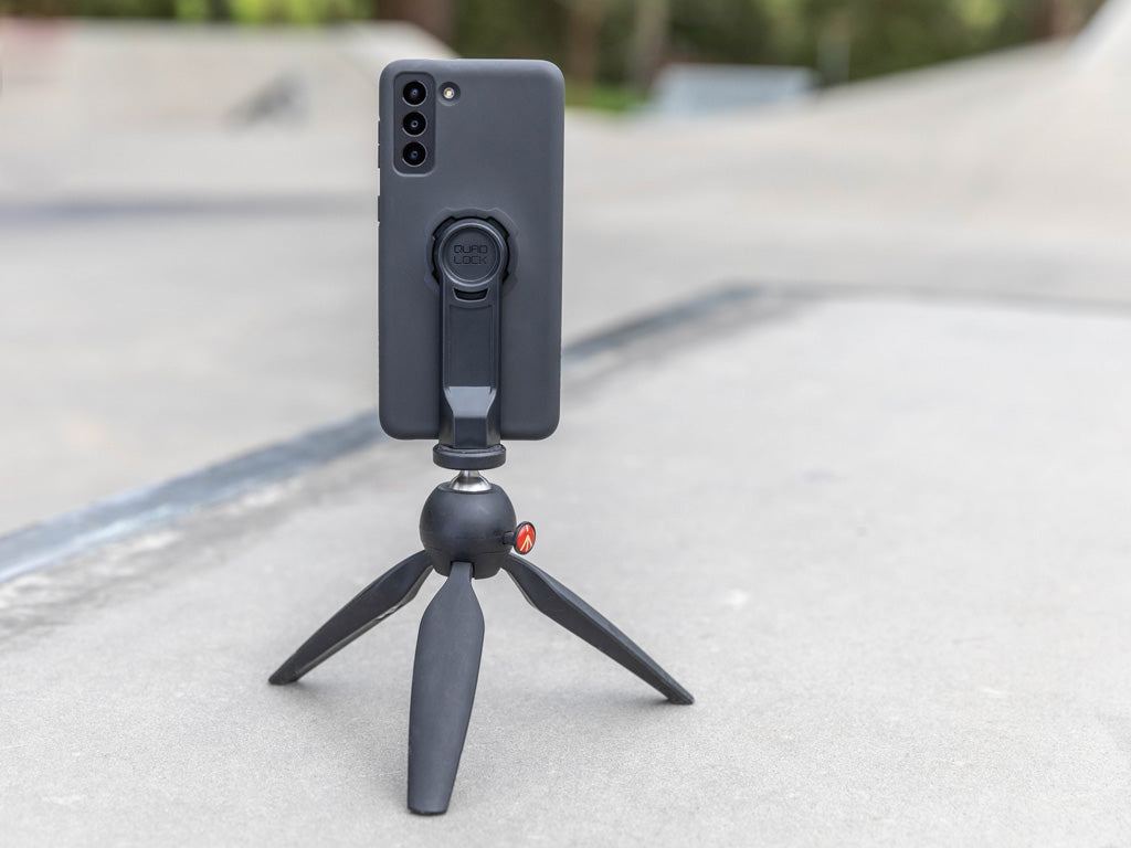samsung galaxy s21 on tripod adaptor